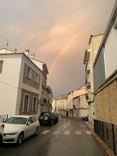 Arco iris hacia el este
